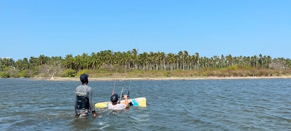 Kitesurfing course Kalpitiya, Dune Towers, Sri Lanka